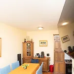Casa Radha Bella *